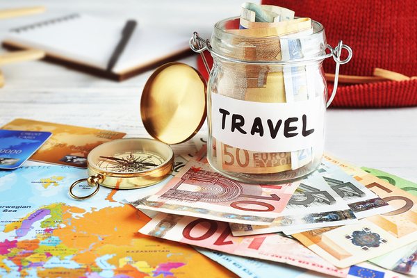 Ways to Save Money While Traveling